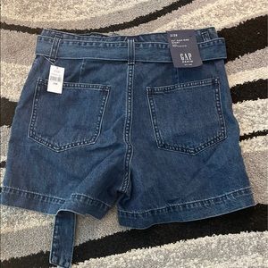 Nwt Gap Denim shorts size 26